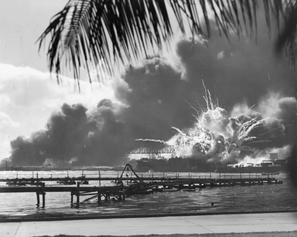 1280px-uss_shaw_exploding_pearl_harbor_nara_80-g-16871_2 (1)
